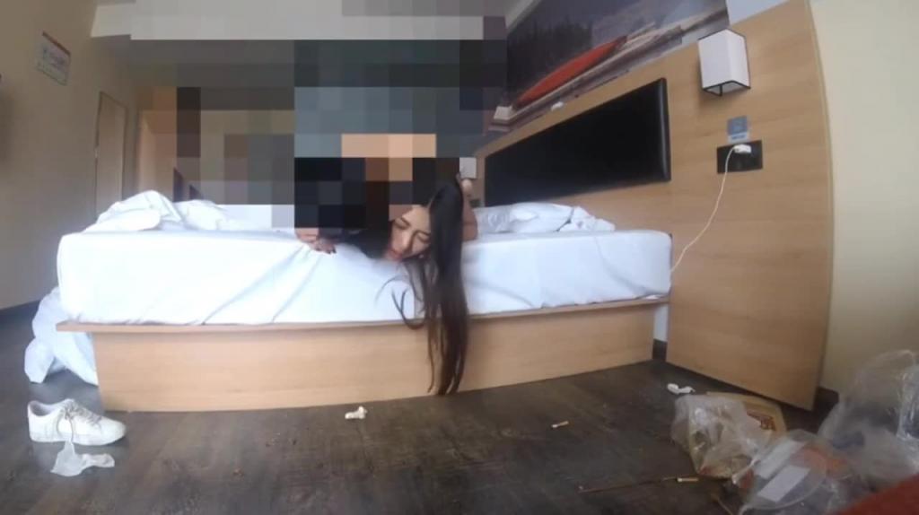 【极品反差婊】你别拍了我不好意思了没事我不外传 预览截图 1