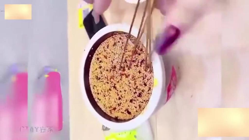 网爆吃瓜-【罗志祥多人运动御用母狗】台湾知名网红‘谢薇安’淫乱 预览截图 2