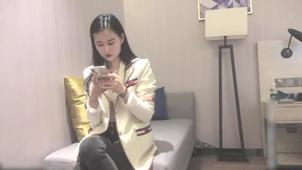 第一次兼职有些害羞太久没做被操的嗷嗷大叫 预览截图 4