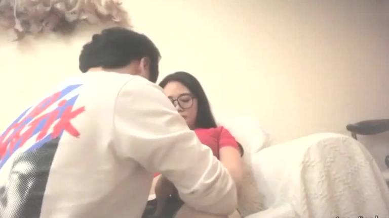 38岁成熟少妇!屁股真大啊!老肥逼操起来好多水啊!必看视频 预览截图 2