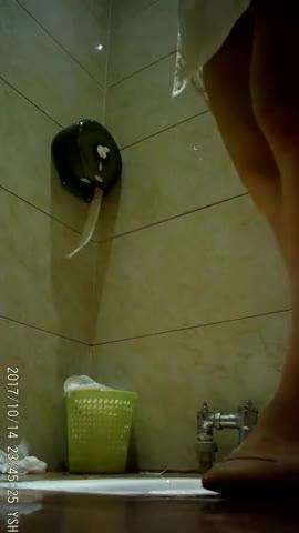 私人会所ktv公共女厕拍摄到的各式长腿大胸美女如厕 预览截图 8