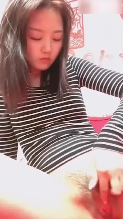 憋着尿边操边喷快乐加倍推特极品颜值反差婊护士清纯外表淫荡内心~口鸡啪啪调教露出 预览截图 4