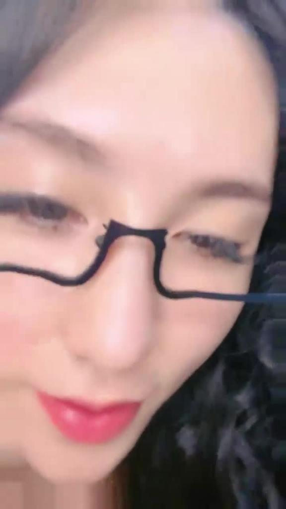 性感尤物网红美御姐!渔网袜珍珠内裤鲍鱼,掰开紧致骚穴揉搓自慰高潮颤抖。 预览截图 12