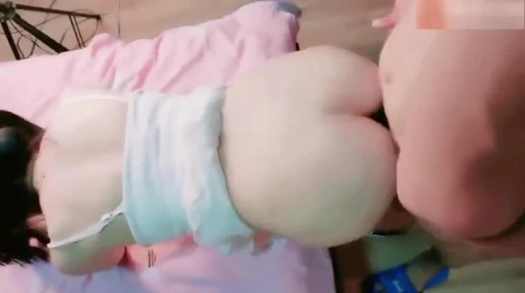 不会口你不要打我我想打游戏啦呜鸣18岁双马尾技校妹妹无毛鲍鱼一线天穴 预览截图 8