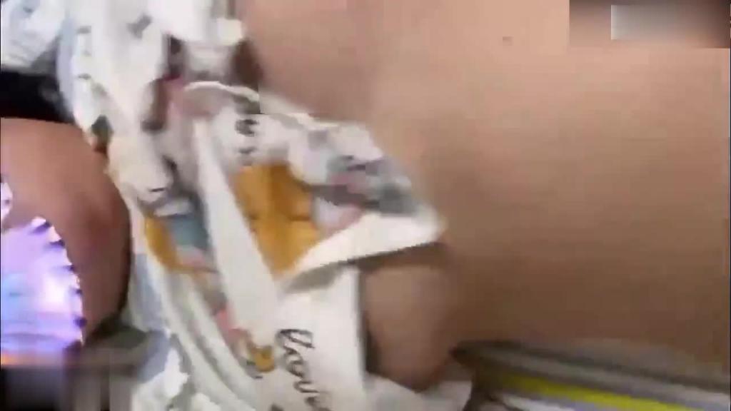 我妈妈隋春雪真是个名副其实的骚母狗小号勾引母亲第一次真实看到母亲的大大大淫穴 预览截图 9