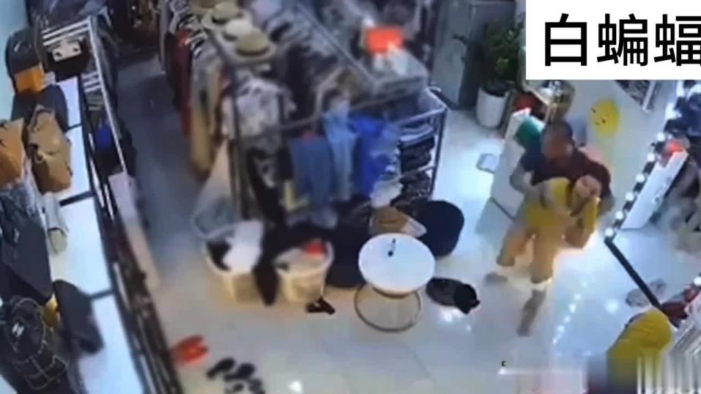 【两部真实强奸】持刀强奸服装店老板娘最后惨遭翻车,高中生被同学强奸+轮奸 预览截图 1