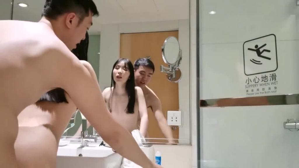 情侣洗手间激情自拍做爱流出 预览截图 11