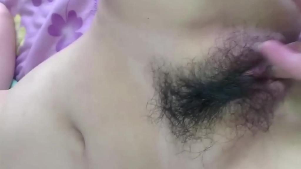 【姐弟乱伦】趁爸妈不在家强上馒头逼姐姐 预览截图 3