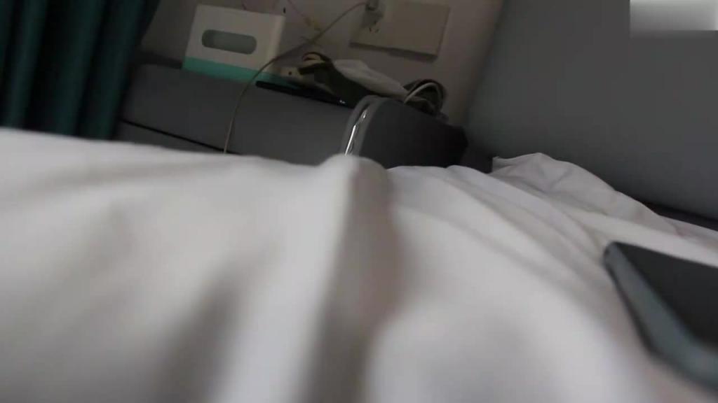 破处稚嫩高中生表妹中途摘套直接内射超刺激 预览截图 2