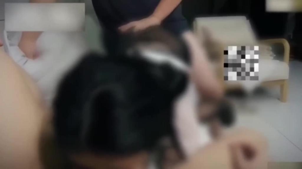 【真实绿帽淫妻换妻4P事件】高颜值换妻巨作,白领黑丝女神被干得嗷嗷叫,完美露脸 预览截图 12