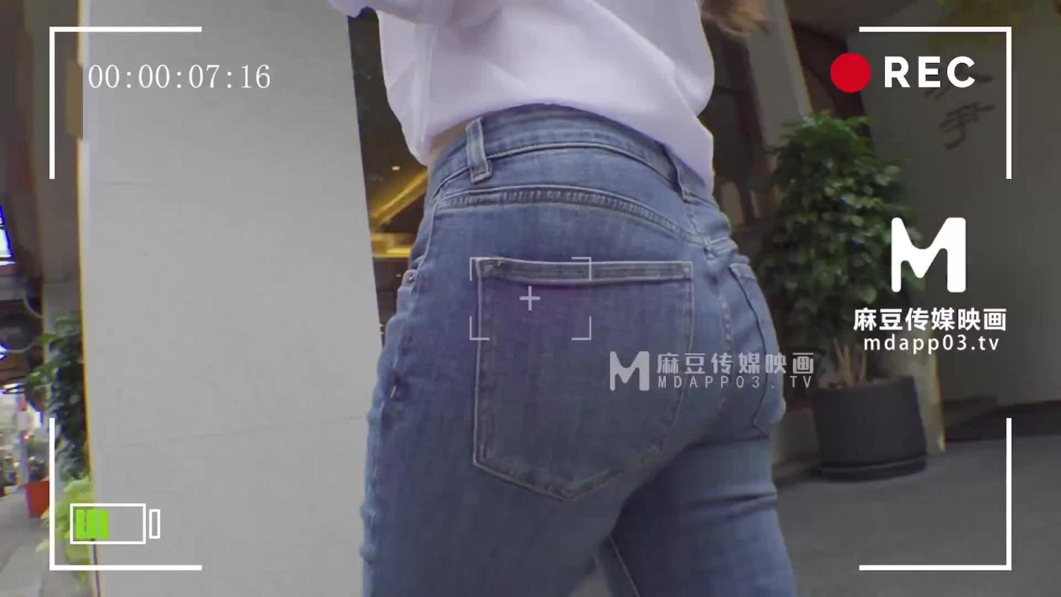 【情趣K歌房EP23】 高挑女神嬌喘淫唱 预览截图 12