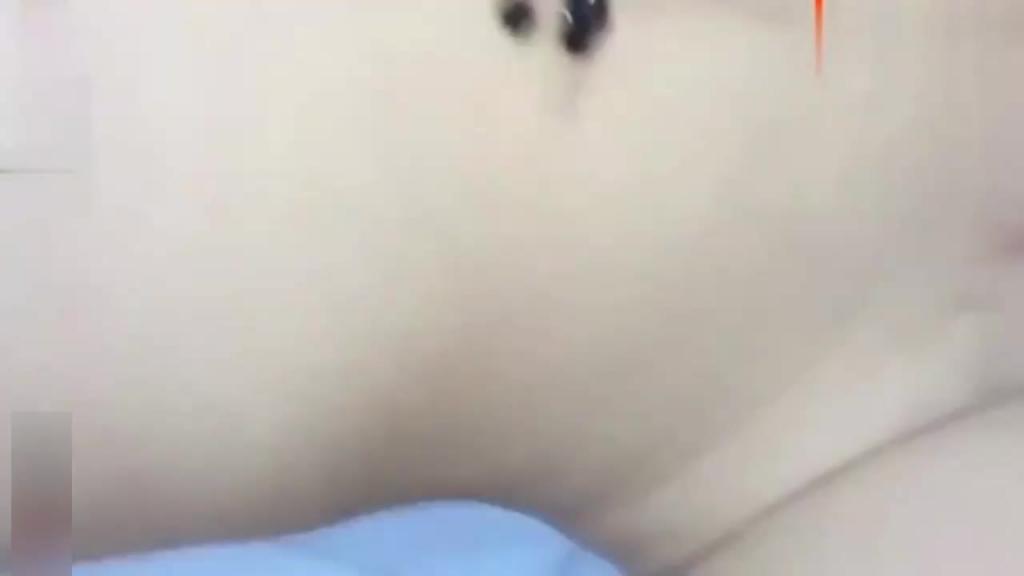 26岁剖腹产离异女网红自己带孩子长期被一轮操 猎奇 预览截图 3