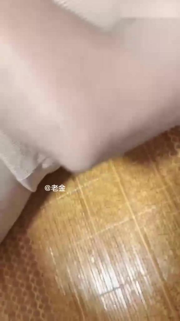 全网独家四川母子乱伦门【怀上儿子的孩子】,禽兽儿子胆大当着家里人面操母亲,母亲怀孕打胎 预览截图 3