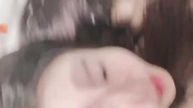 好舔的大奶美女跟大哥开房啪啪喂大哥吃奶子。无套爆草内射逼逼 预览截图 10