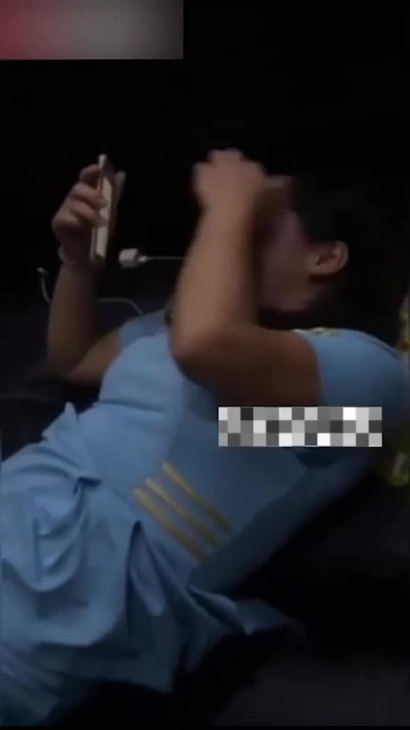 【独家剪辑】盘点国内迪吧酒后嗨大的小姐姐们!当众脱衣裸舞口交啪啪做全场最靓的妞 预览截图 6