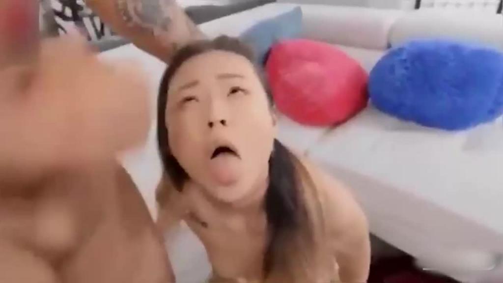 亲儿子与36岁妈妈的淫乱之路 精彩母子操逼甄选 预览截图 11