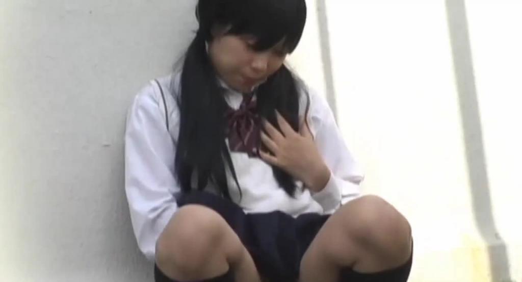 【盗拍】8.双马尾女生天台自慰漏尿扔掉蕾丝白内内 预览截图 6