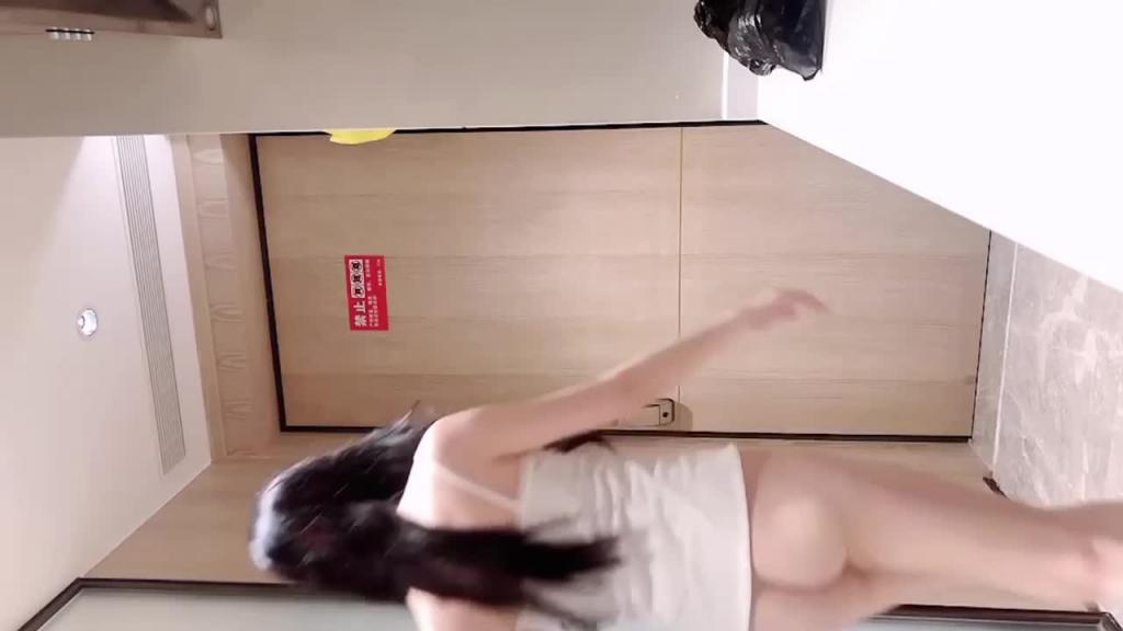 白虎女神【露娜娜】户外各场所露出 勾引陌生人啪啪. 预览截图 10