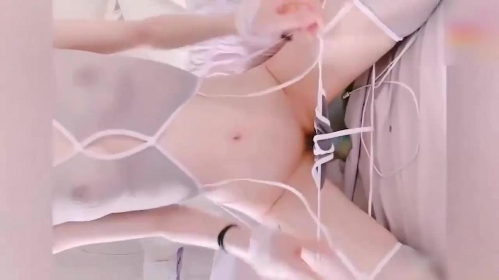 萝莉少女自慰 预览截图 9