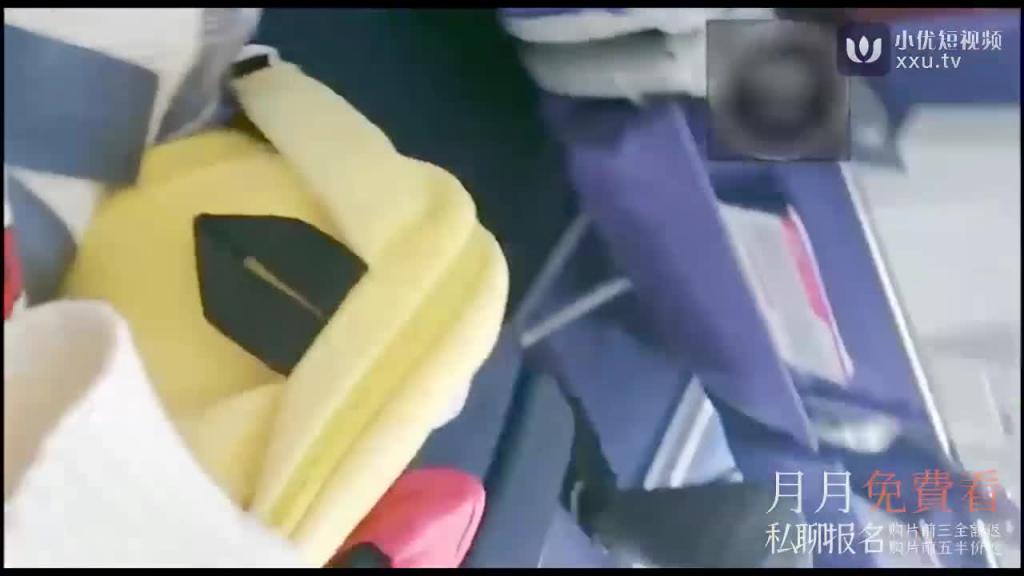 [裸体少女]高铁公共厕所自慰 预览截图 2