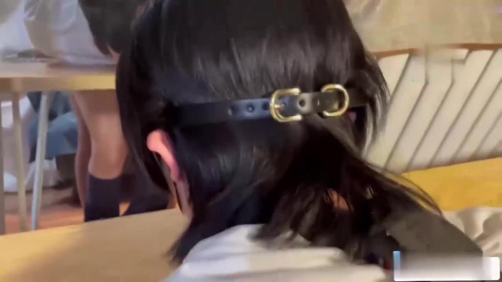 第二部:爸爸欢迎光临我的小骚穴,正在上学的学生被调教成母狗 预览截图 7