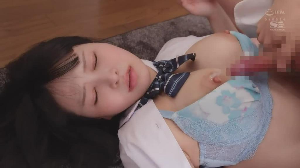 身为教师的我对于成长中的女学生的胸部失去理智,多次吐精在她身上。日向枫 SSIS-891 预览截图 4