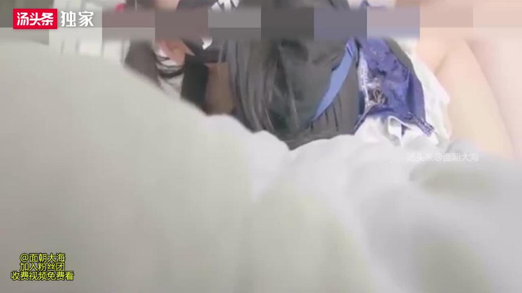 【二次元妹子】一线天白虎小骚逼,水多,操起来很滑,而且淫叫声很酥!! 预览截图 12