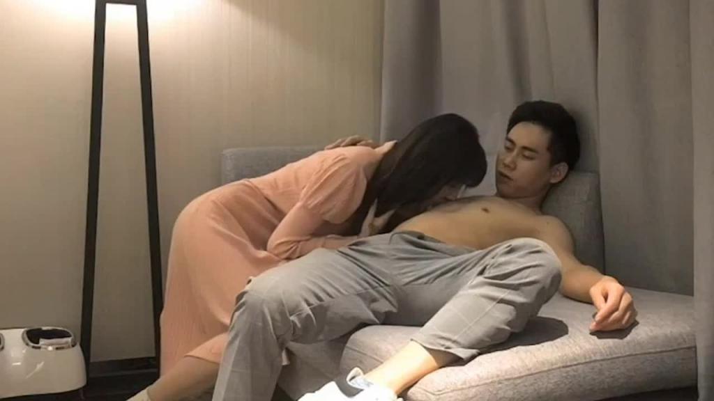 约了个高挑模特身材的甜美女神 探花 预览截图 3