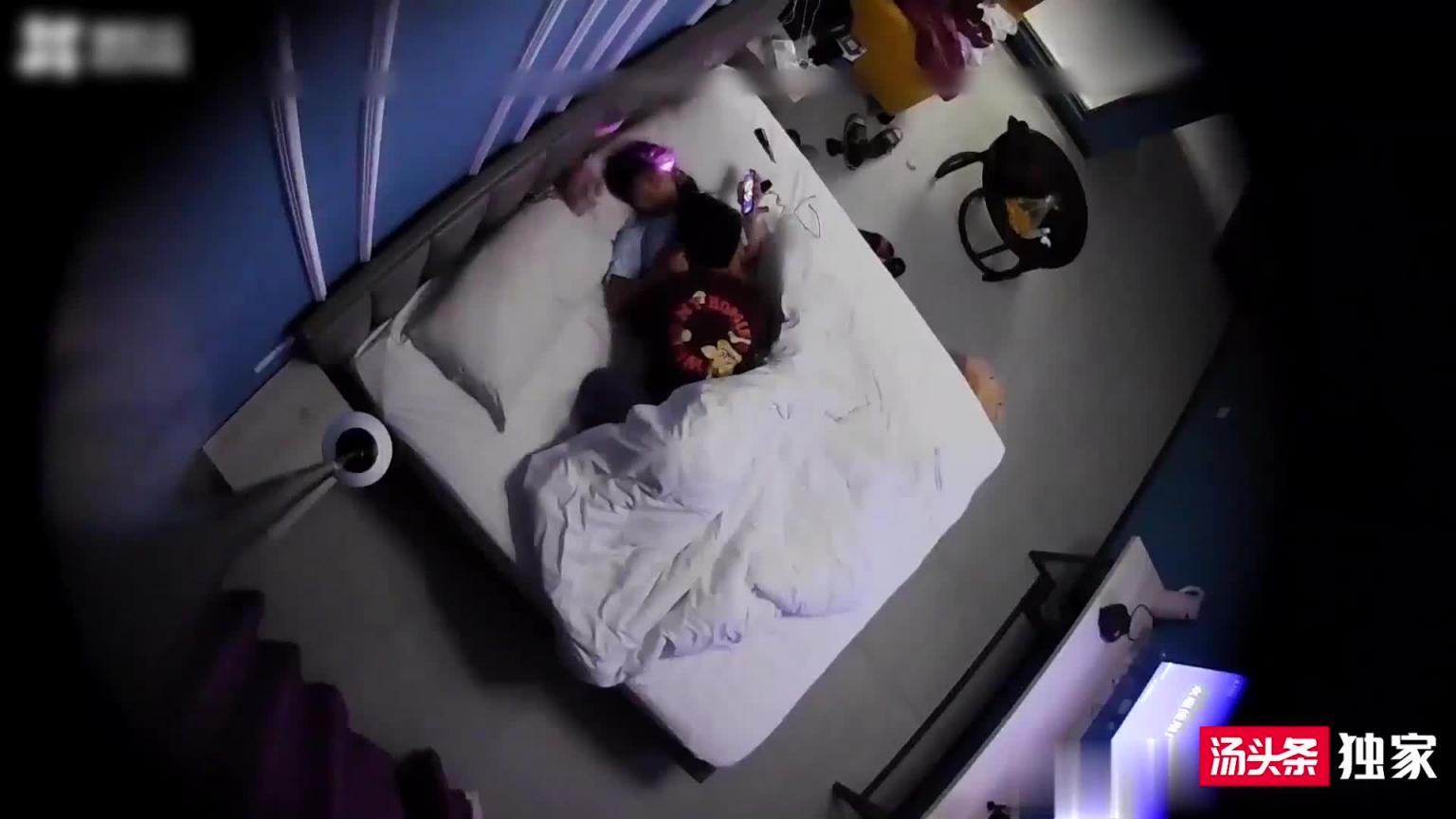 【真实偷拍】上海高三情侣,骗妈妈在闺蜜家睡觉,实际在酒店和男友打炮! 预览截图 4
