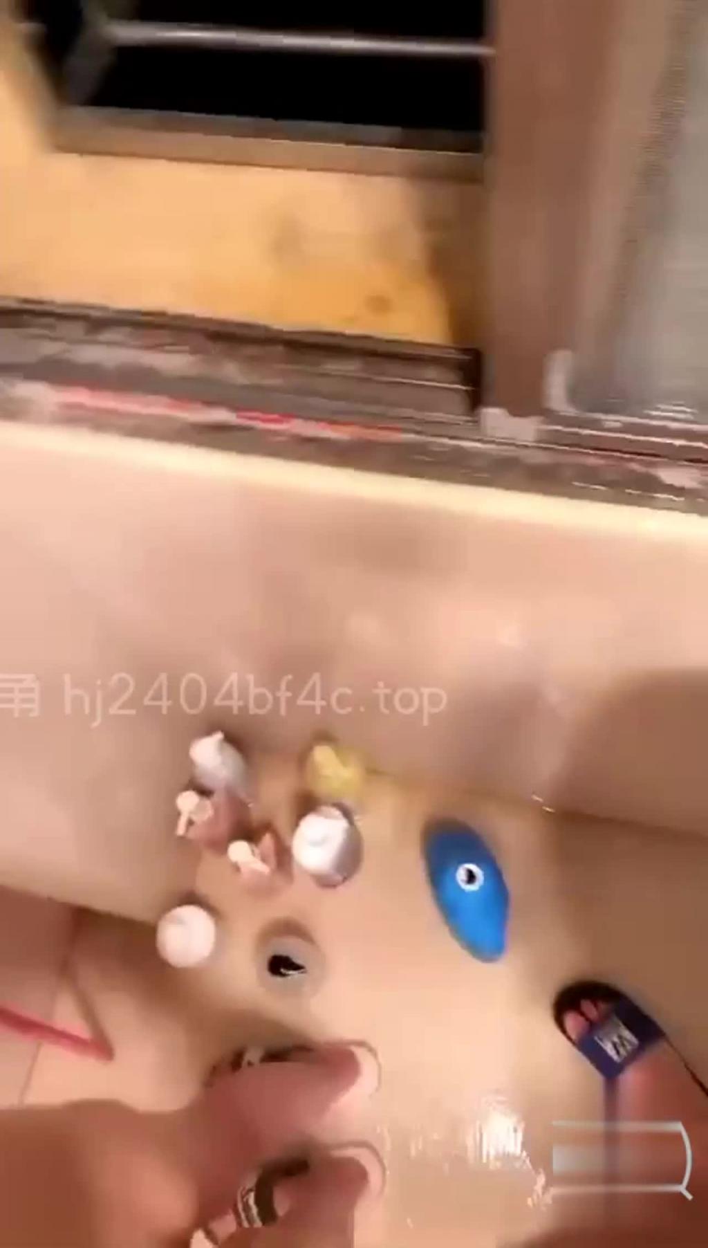 【兄妹乱伦】骚逼妹妹在出租屋日记_逗逗狗欲望一来 预览截图 5