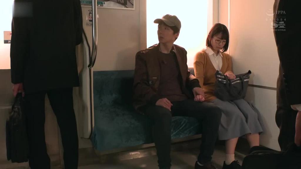 被因为冤枉痴汉而人生一团糟的男人侵犯、命令却接受一切的我 架乃由罗 SSIS-495 预览截图 4
