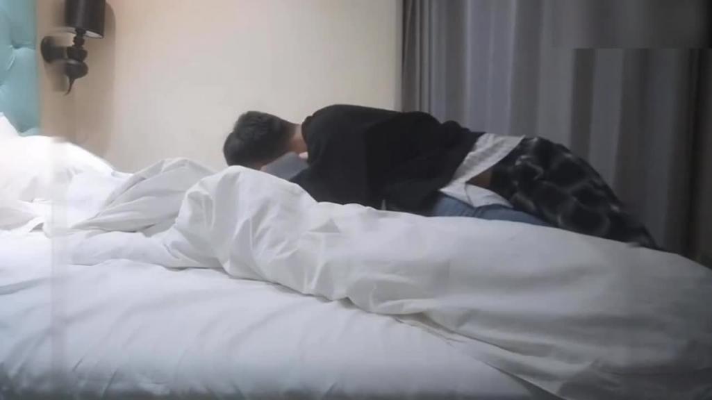 【PUA强上-00后女大学生】起开,你别动我,连哄带骗内射 预览截图 6