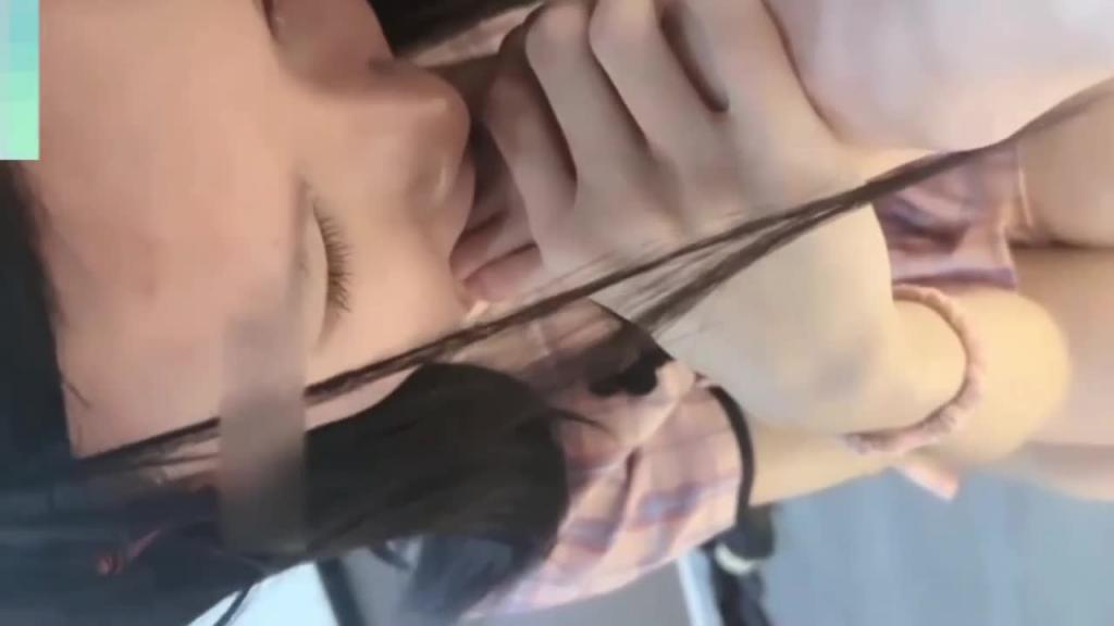 女S调教空姐反差婊，清纯女神巨乳是女M，舔脚吞食精液 预览截图 9