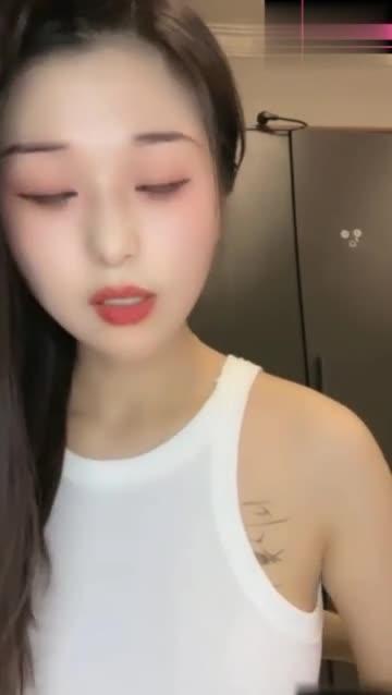 绿播下海·明星颜值全裸秀,美乳搔首弄姿「吸手指看硬了」 预览截图 12
