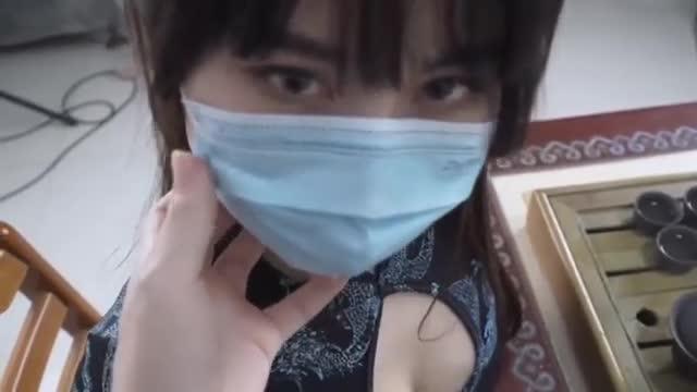 台北网红女神娜娜~穿旗袍的淫荡家教! 预览截图 5