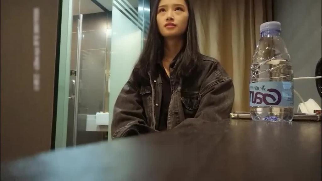 【探花寻欢】酒店约炮竟然约到女友闺蜜~真尴尬 预览截图 2