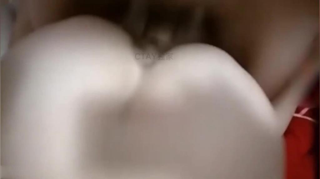 真实姐弟乱伦~姐姐在被窝里被强行插入 预览截图 9