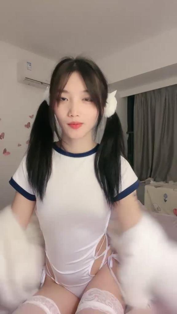 双马尾颜值美少女！近期下海大尺度！死库水白丝袜，贫乳无毛嫩穴，自摸手指扣入，拿出按摩器震穴 预览截图 1