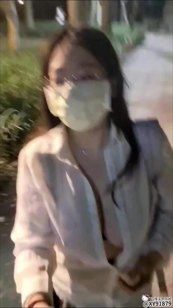 老师的G奶太顶了这也太反差,翰林小学语文老师,被爆下班路上不检点 预览截图 11