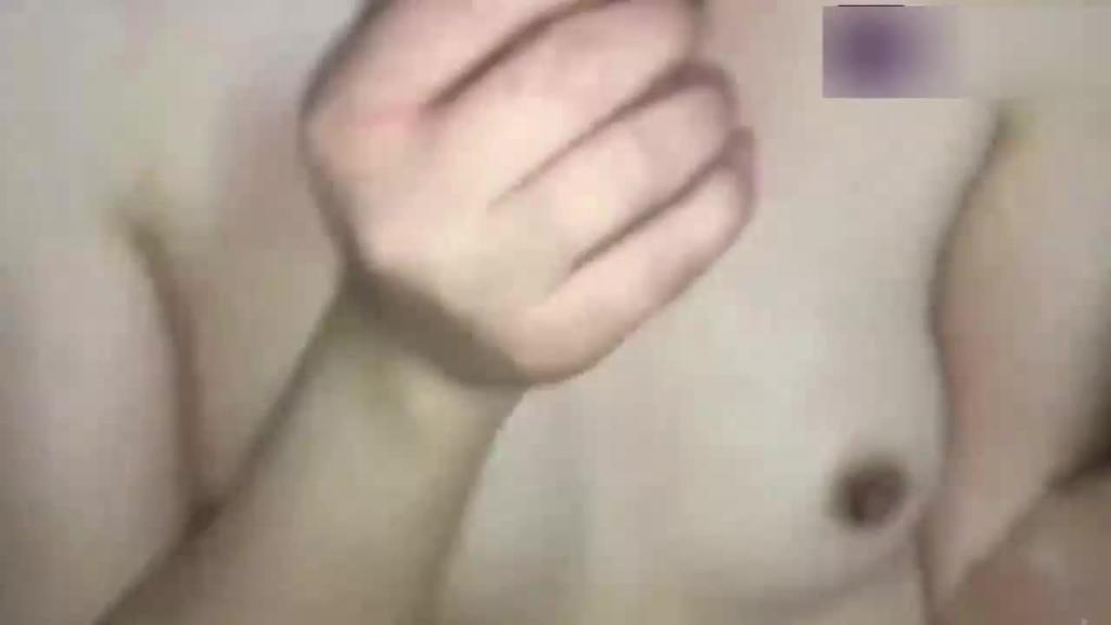 【姐弟乱伦】和姐姐偷情乱伦被妈妈打电话发现 预览截图 7