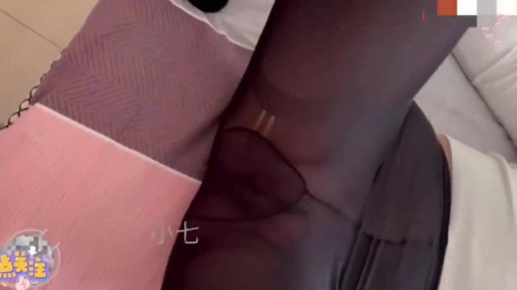 【毁三观乱伦】禽兽女婿恋上丈母娘；离婚8年岳母在女儿家住被长期乱伦 预览截图 11