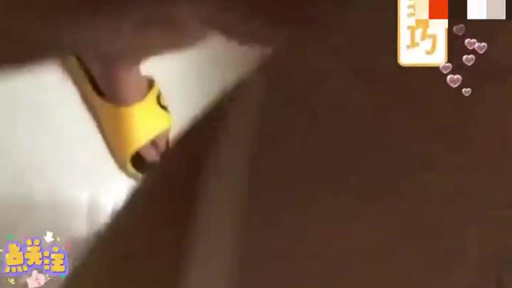 【母子乱伦】儿子长期操妈妈 附带聊天记录生活照妈妈的照片 预览截图 3