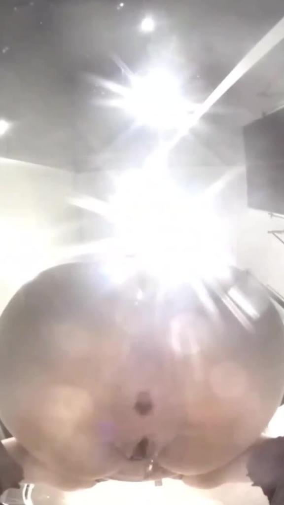 稀缺资源大神街射~厕拍~医院偷拍~酒店偷拍~更衣室偷拍合集100 预览截图 11