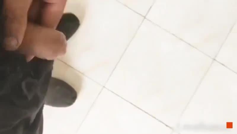 【精品偷拍】最强99位校花级学生妹厕所 偷拍，高颜值粉嫩小穴 预览截图 8