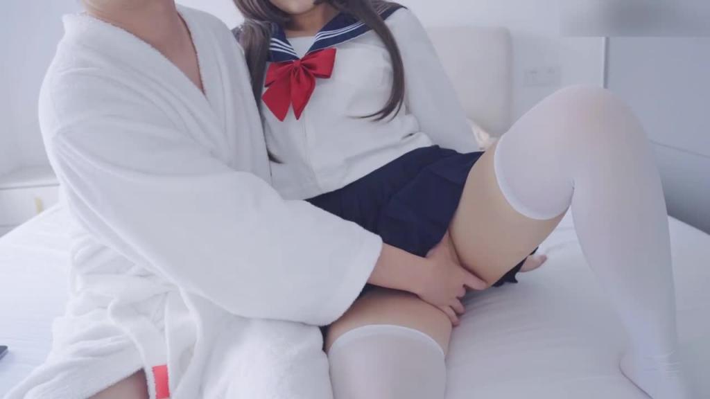 JK少女米胡桃每次穿白丝都被狠狠的爆操 预览截图 1