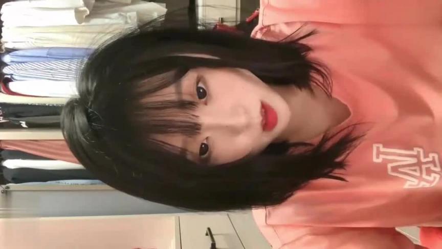 【清纯反差婊】小骚逼一脸狐媚样,真的很欠操,还是无毛逼 预览截图 1