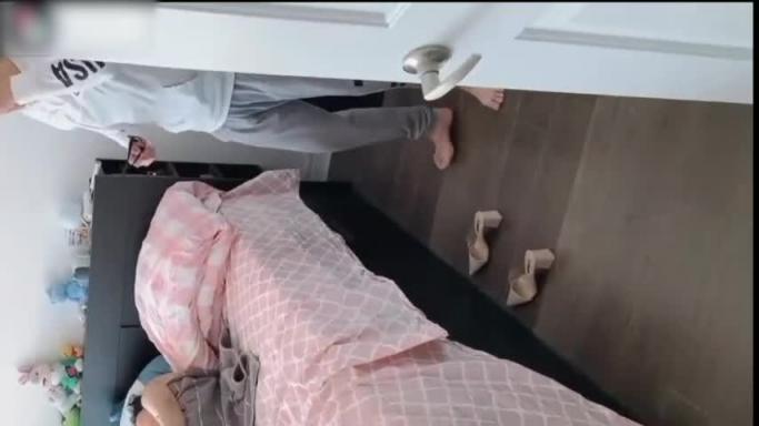 熟女妈妈跟儿子叔叔乱伦 预览截图 8