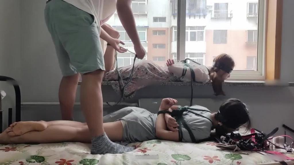 【捆绑调教】捆绑调教骚逼女友和她的闺蜜_两个极品母畜 预览截图 10