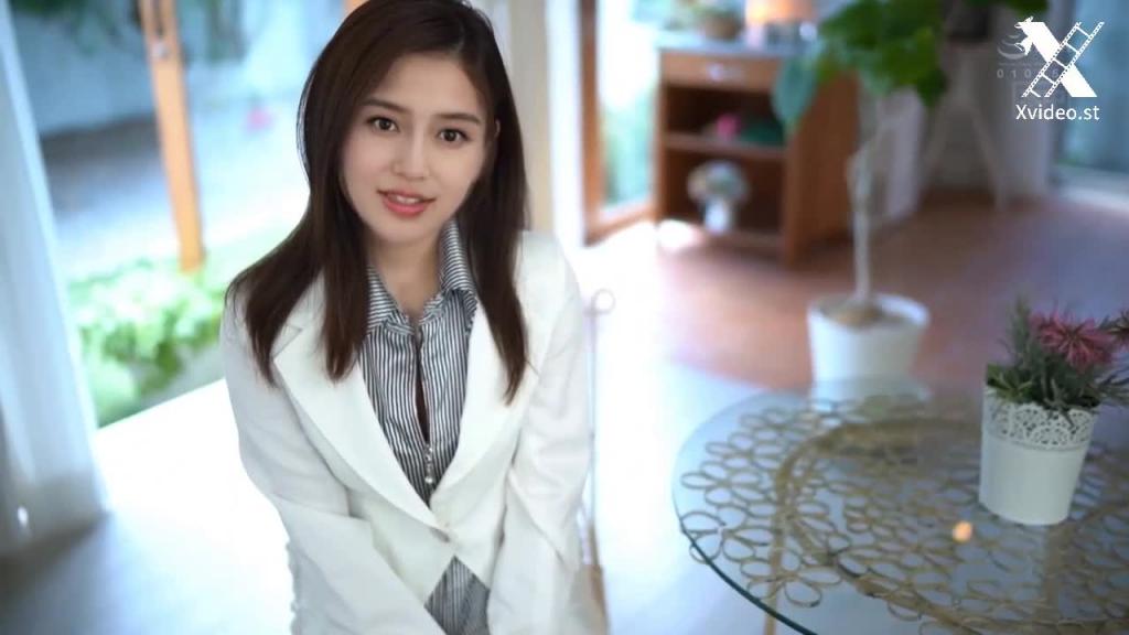 杨颖拍摄广告后被老板玩弄 预览截图 3