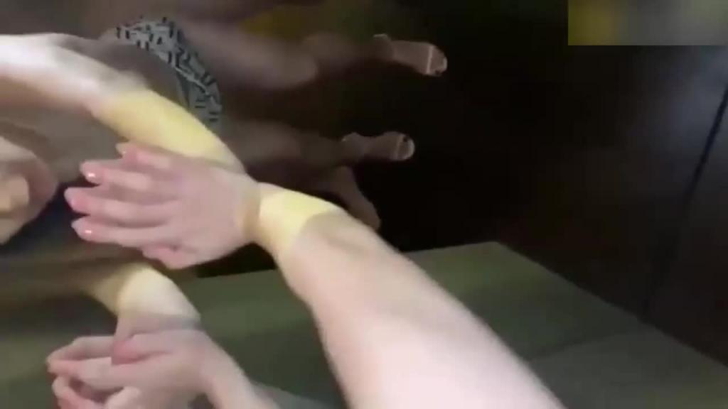 香港5线小明星极品少妇被潜规则酒店口交骑乘位后入暴力输出 预览截图 8